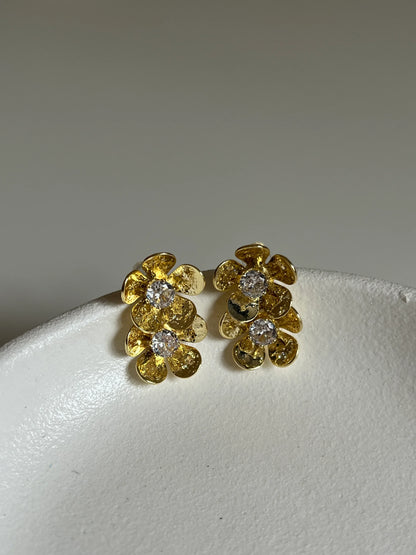 Gold Rengi Zirkon Taşlı Çift Çiçek Model Kadın Küpe