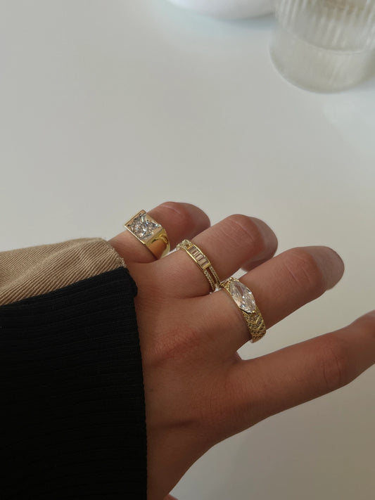 Gold Rengi Zirkon Taşlı Kadın Serçe Parmak Yüzük
