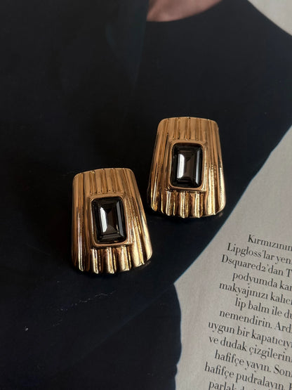 Gold Rengi Tırtıklı Model Renkli Taşlı Kadın Küpe