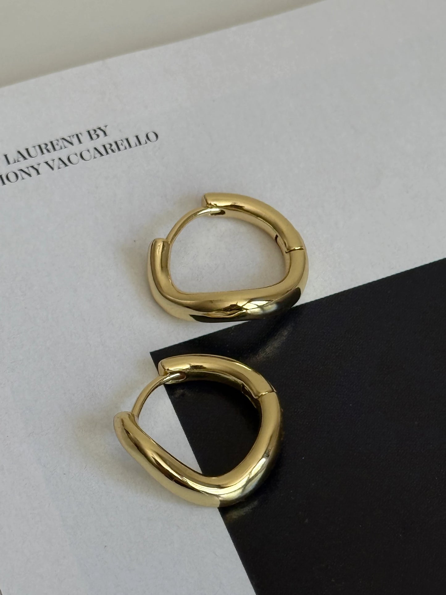 Gold Rengi Dalga Model Halka Kadın Küpe