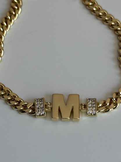 Gold Rengi Zincir Model Harfli Kadın Bileklik