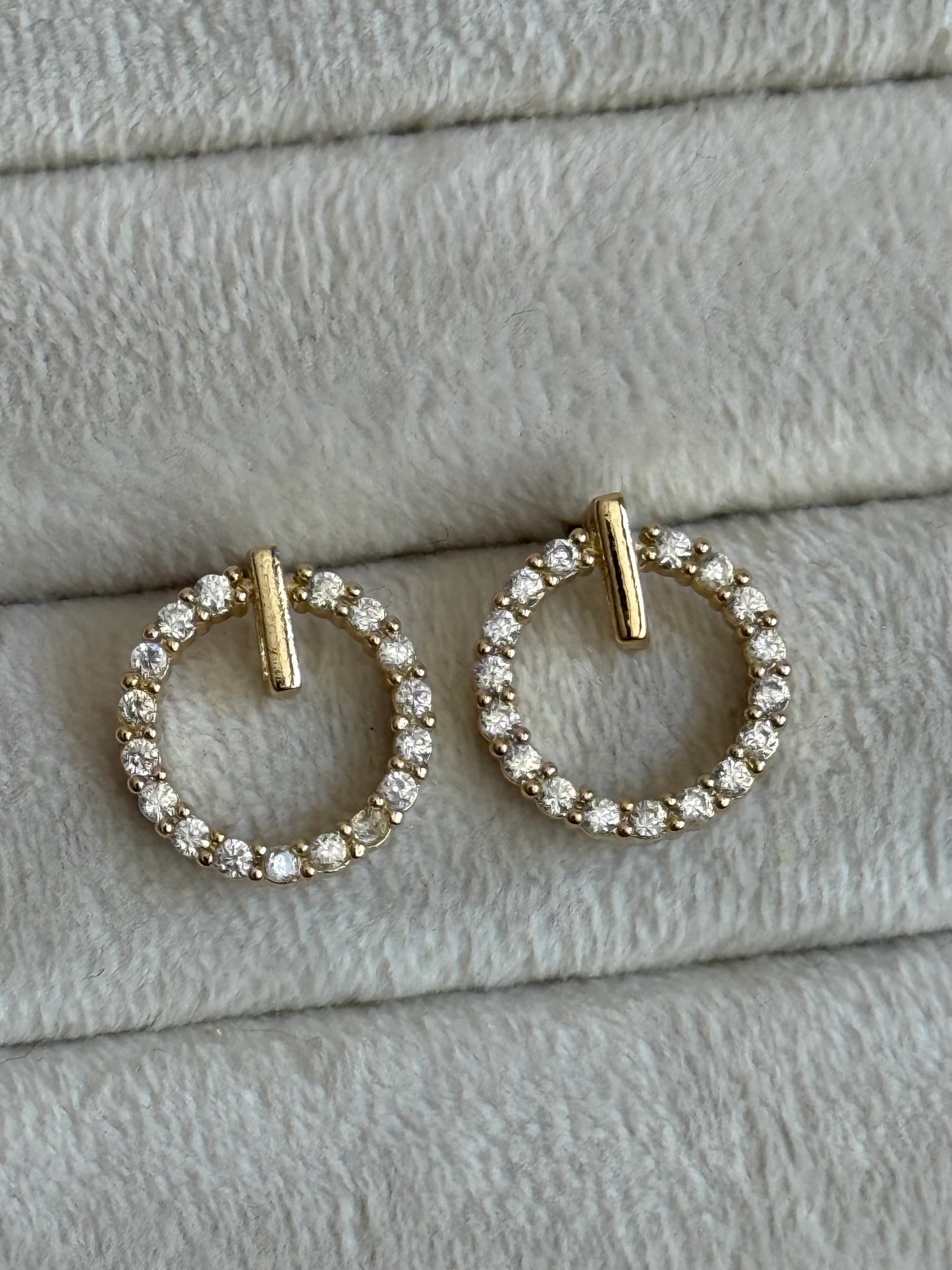 Gold Rengi Taşlı Yuvarlak Model Kadın Küpe