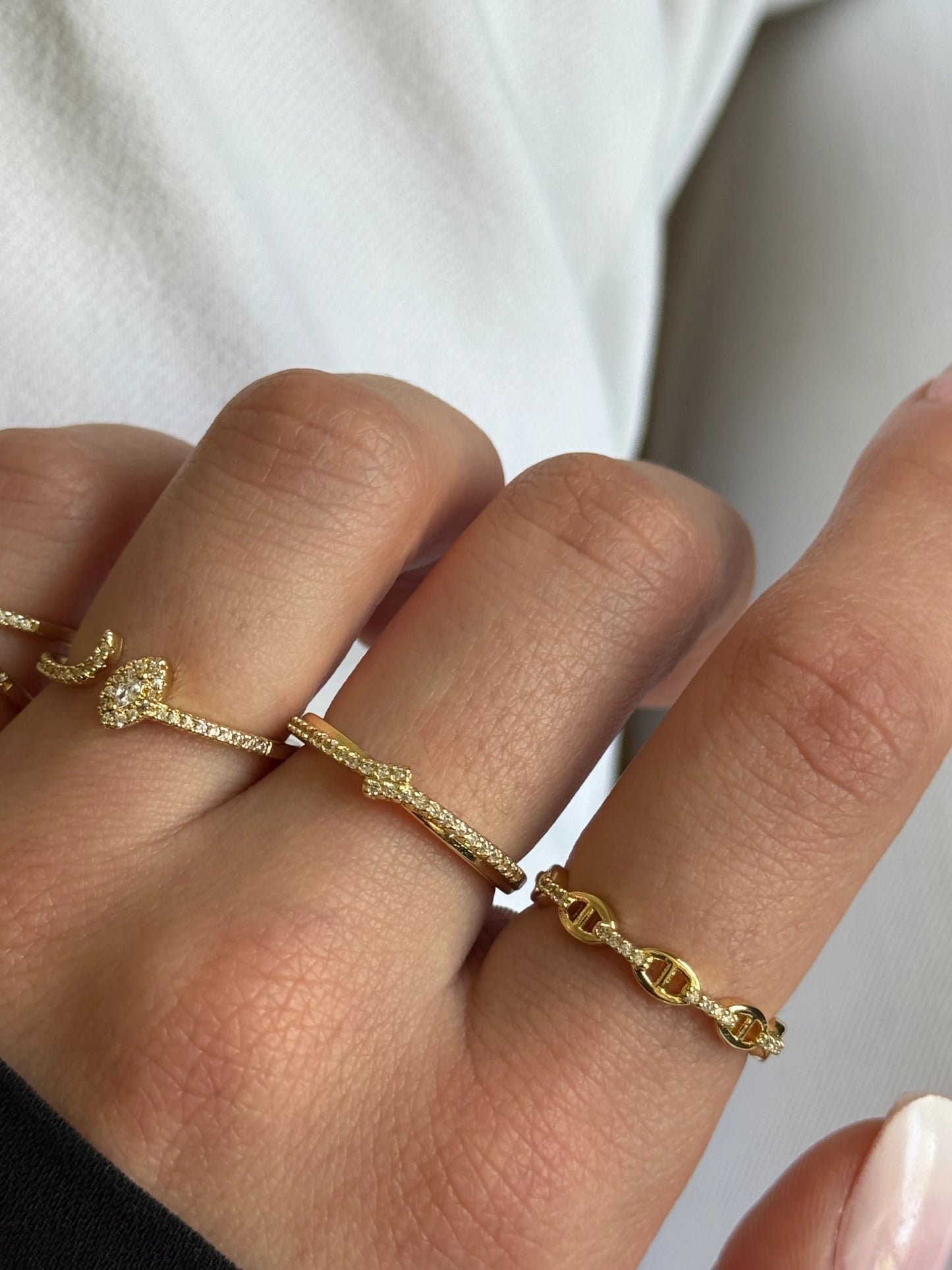 Gold Rengi Elips Model Kadın Yüzük
