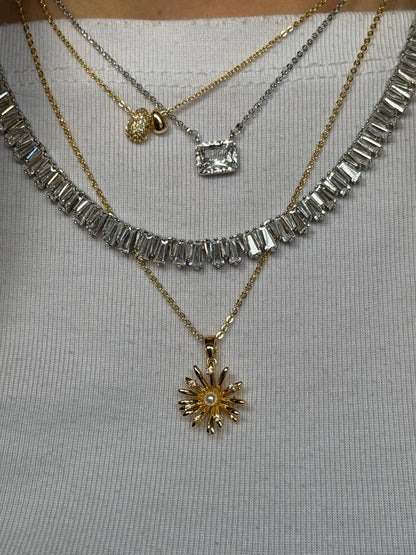 Gümüş Renk Sıralı Baget Taşlı Kadın Kolye