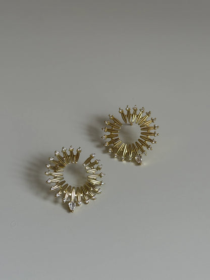 Gold Rengi Renkli Taşlı Yuvarlak Model Kadın Küpe