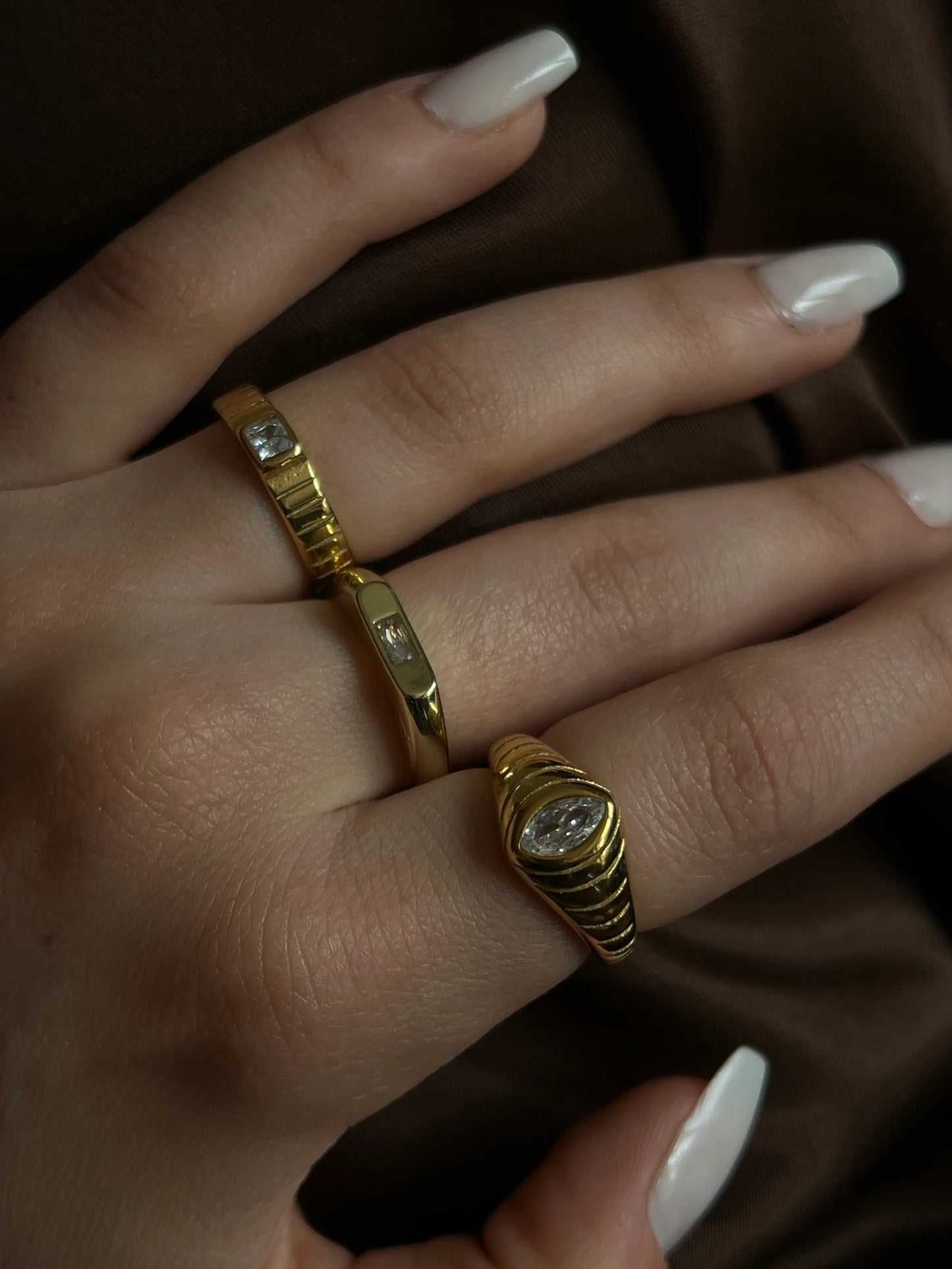 Gold Rengi Oval Zirkon Taşlı Kadın Yüzük