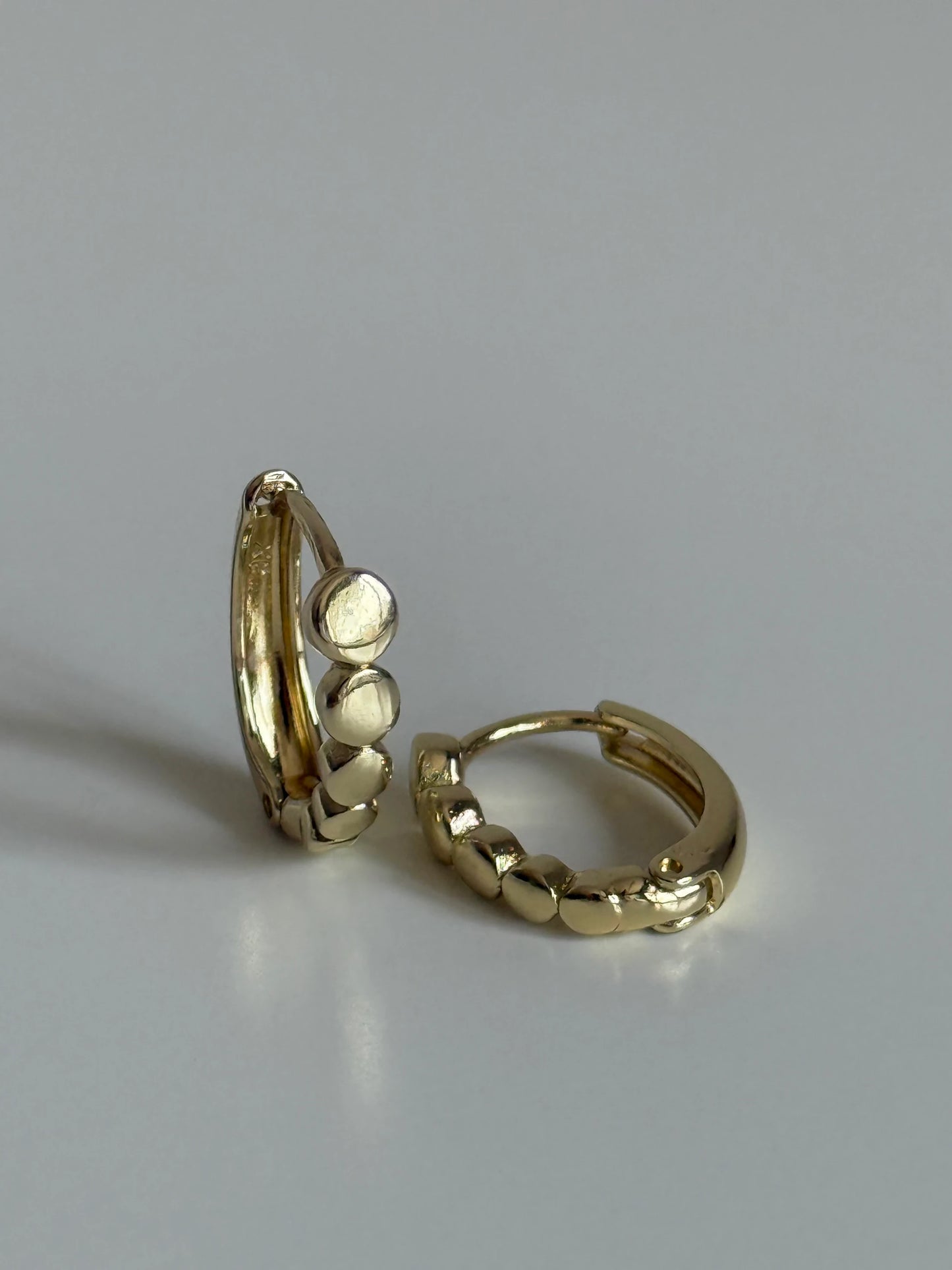 Gold Rengi Sıralı Yuvarlak Model Xupıng Kadın Küpe