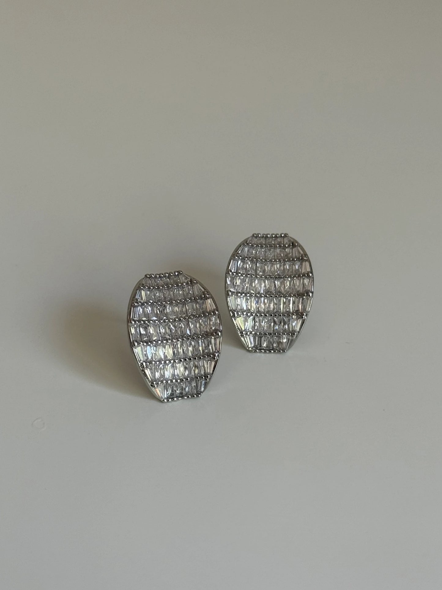 Baget Zirkon Taşlı Oval Model Kadın Küpe