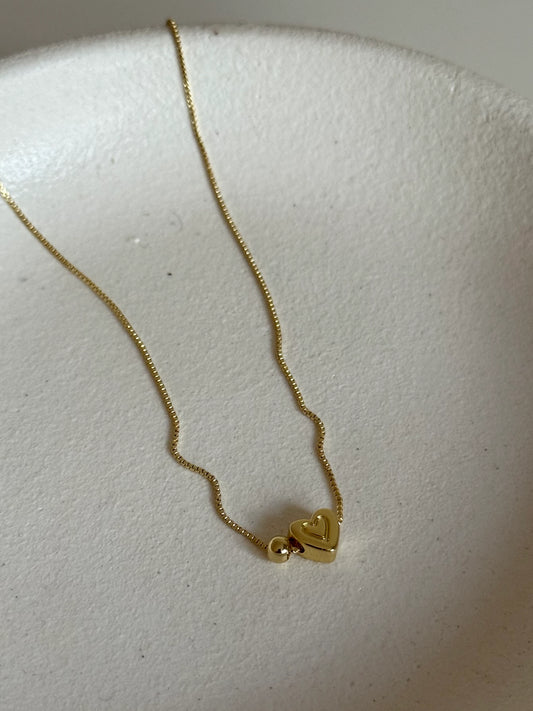 Gold Rengi Kalp Ve Yuvarlak Model Kadın Kolye