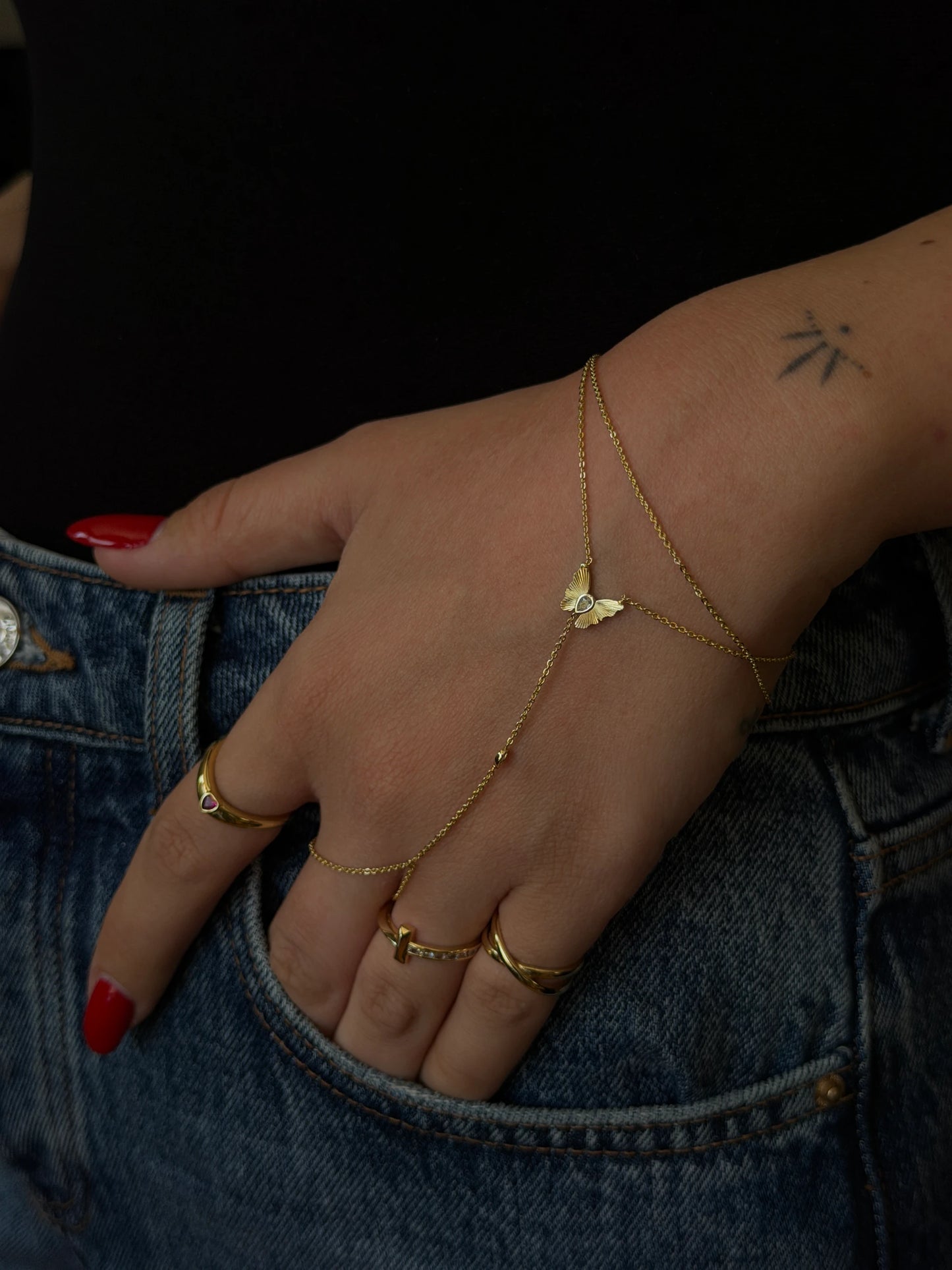 Gold Rengi Kelebek Model Kadın Şahmeran