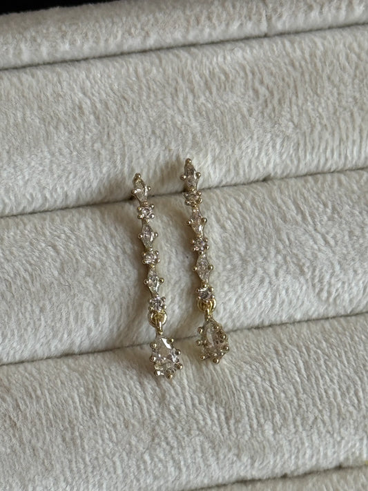 Gold Rengi Zirkon Taş Sallantılı Xupıng Kadın Küpe