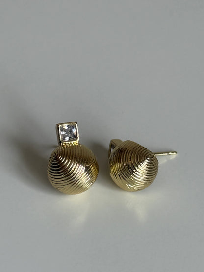 Gold Rengi Taşlı Yuvarlak Model Kadın Küpe