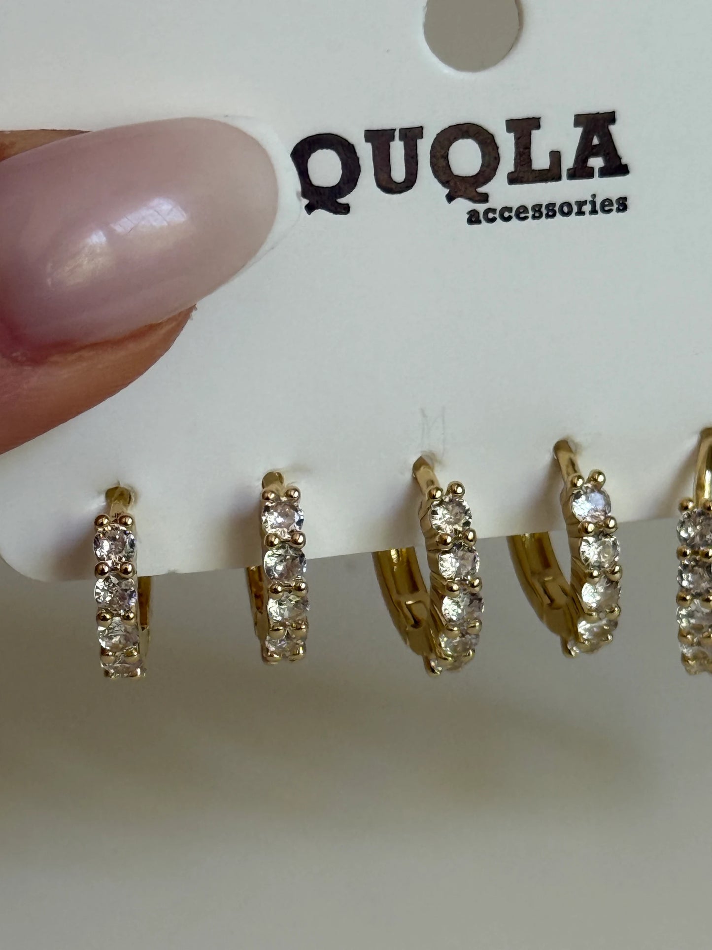 Gold Rengi Yuvarlak Taşlı Halka Model Set Küpe