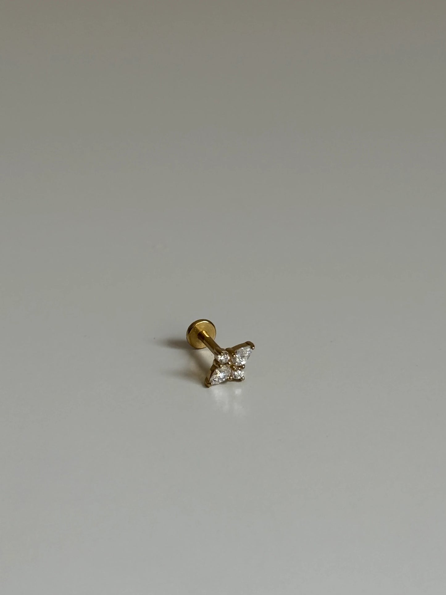 Gold Rengi Taşlı Çelik Piercing