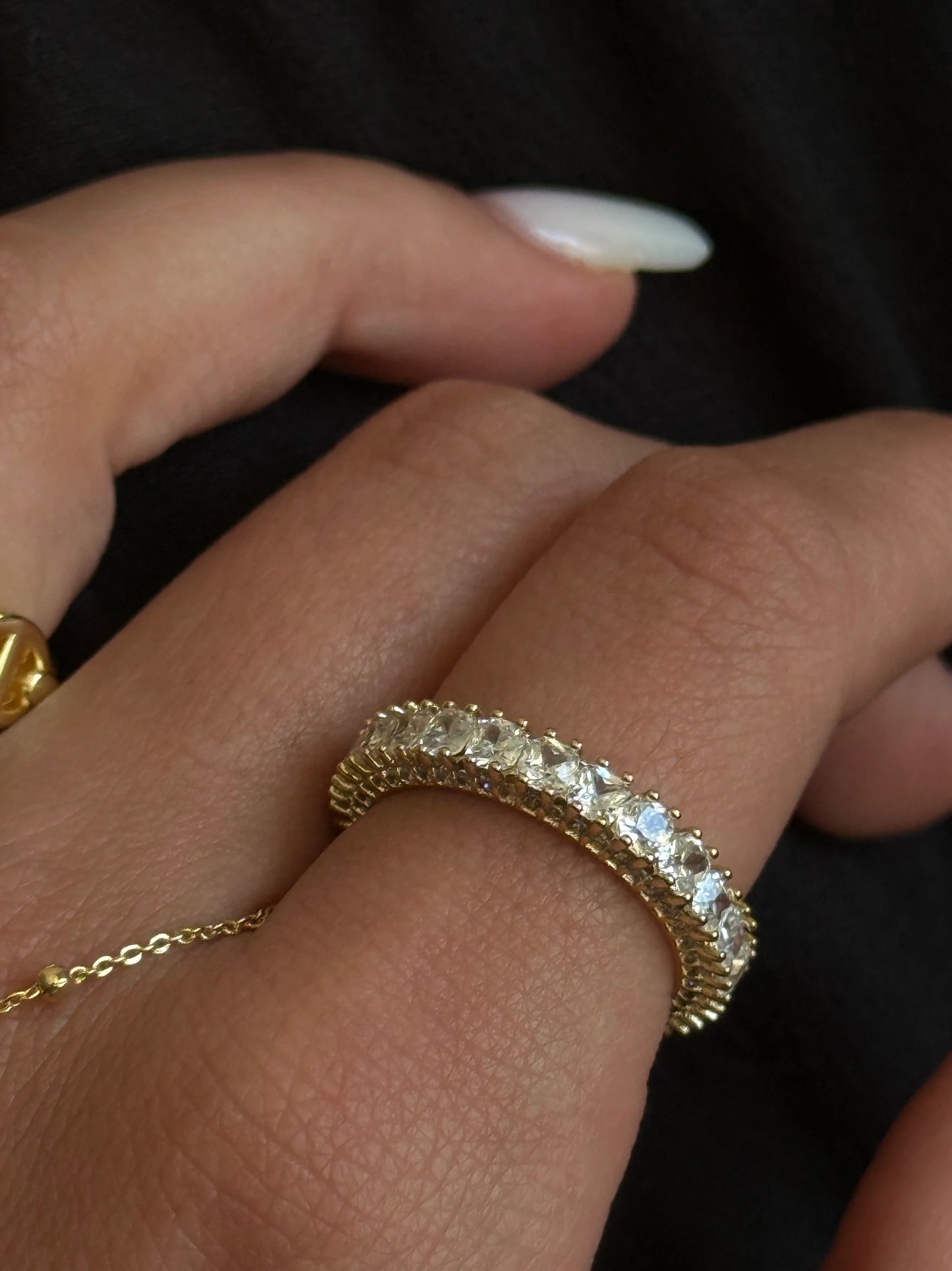 Gold Rengi Tek Sıra Taşlı Xupıng Kadın Yüzük