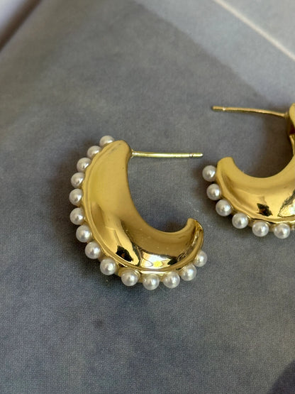 Gold Rengi İnci Detaylı Kadın Küpe