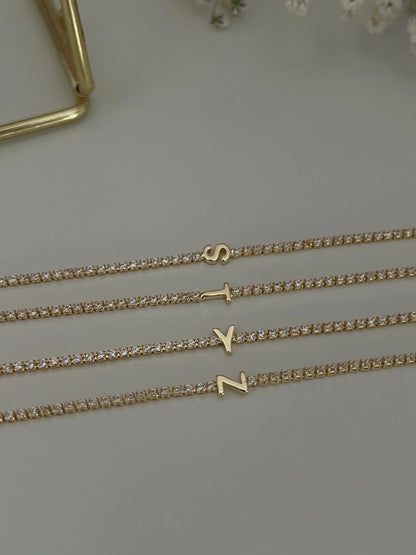 Gold Rengi Zirkon Taşlı Harf Kadın Bileklik