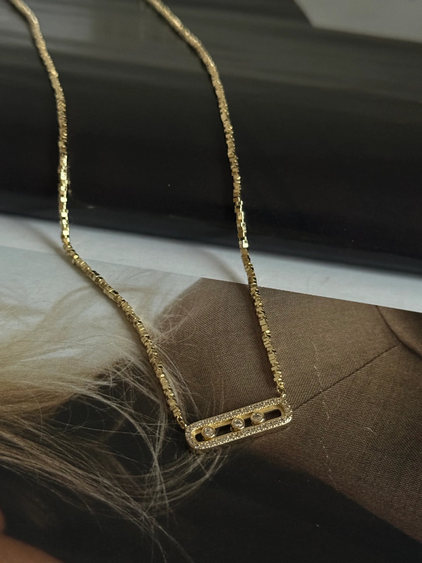 Gold Rengi Küp Küp Zincir Messi Model Kadın Kolye