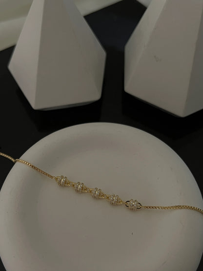 Gold Rengi Zirkon Taşlı Kadın Bileklik