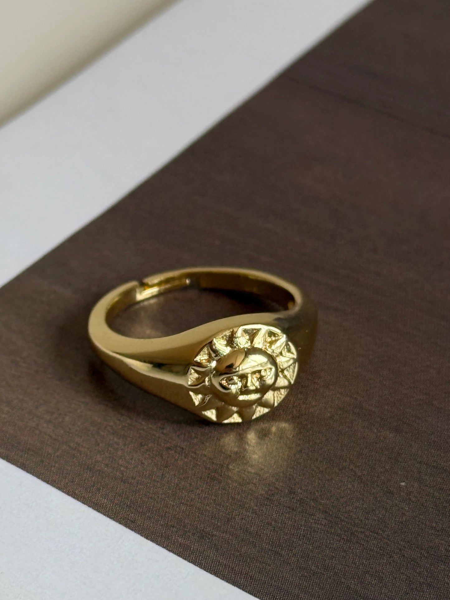 Gold Rengi Güneş Model Kadın Yüzük
