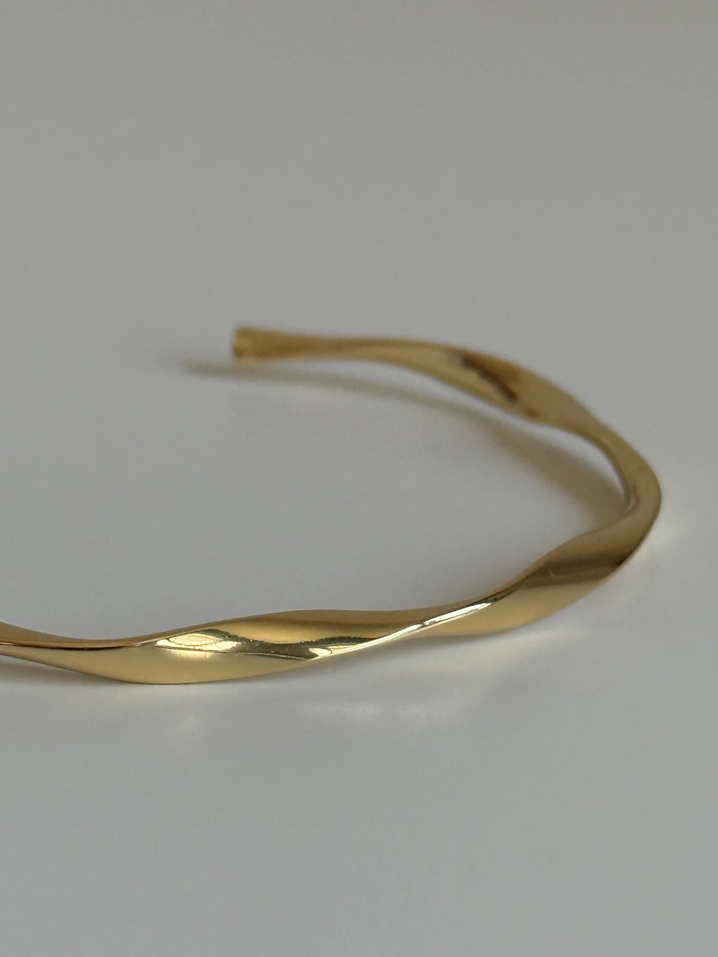 Gold Rengi Burgu Model Kadın Kelepçe Bileklik