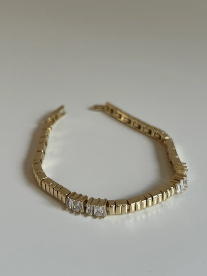 Gold Rengi Baget Taşlı Kadın Bileklik