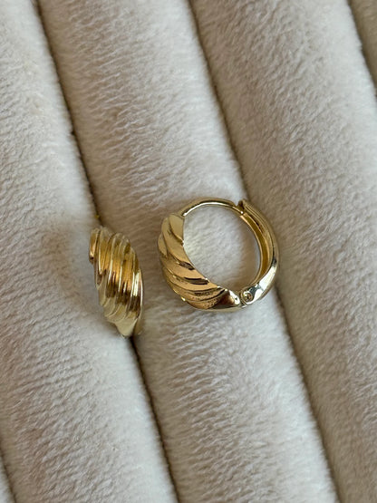 Gold Rengi Burgu Model Xupıng Kadın Küpe