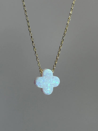 Gold Rengi Zincirli Opal Taşlı Yonca Model Kadın Kolye