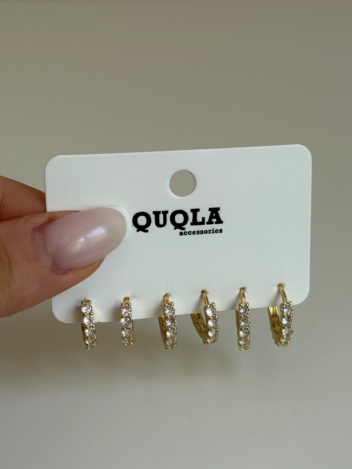 Gold Rengi Yuvarlak Taşlı Halka Model Set Küpe
