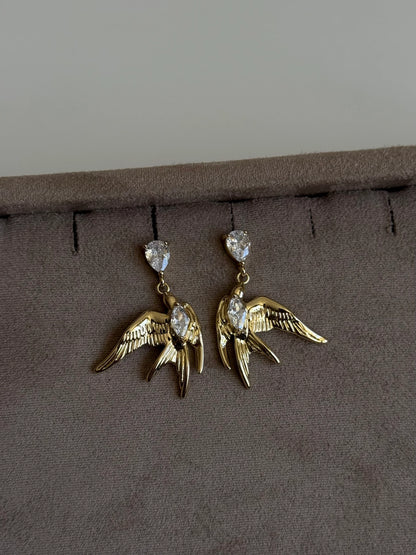 Gold Rengi Kuş Model Sallantılı Kadın Küpe