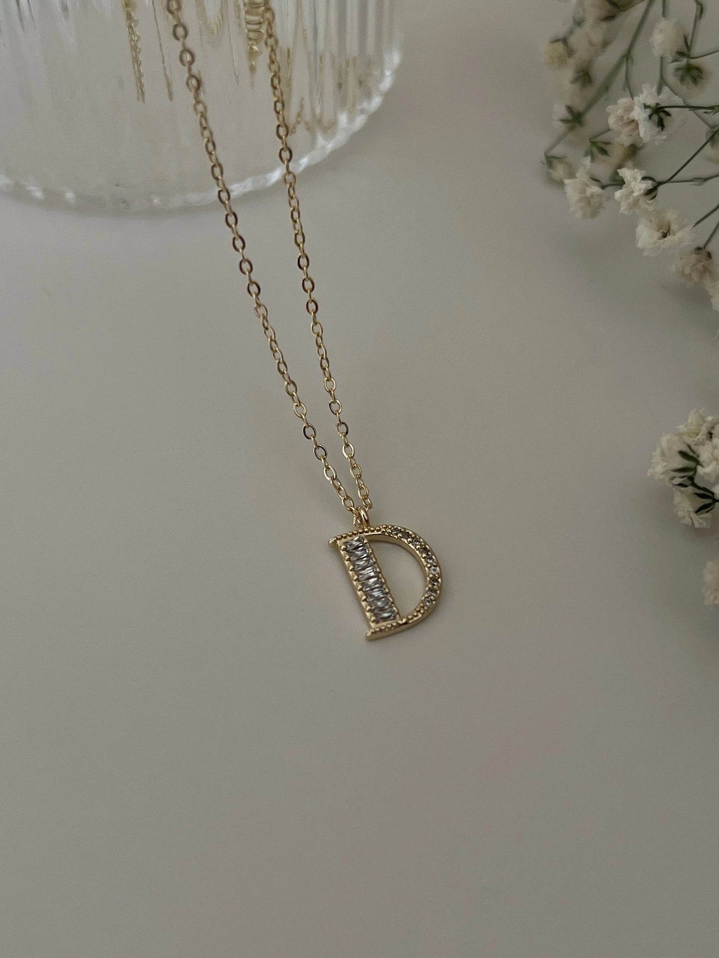 Gold Rengi Baget Zirkon Taş Detaylı Harf Kadın Kolye