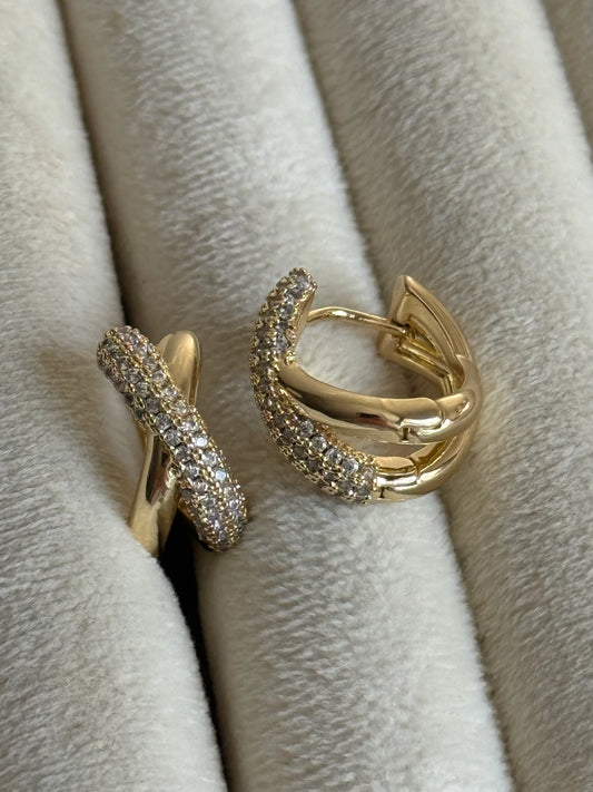 Gold Rengi Çapraz Model Kadın Küpe
