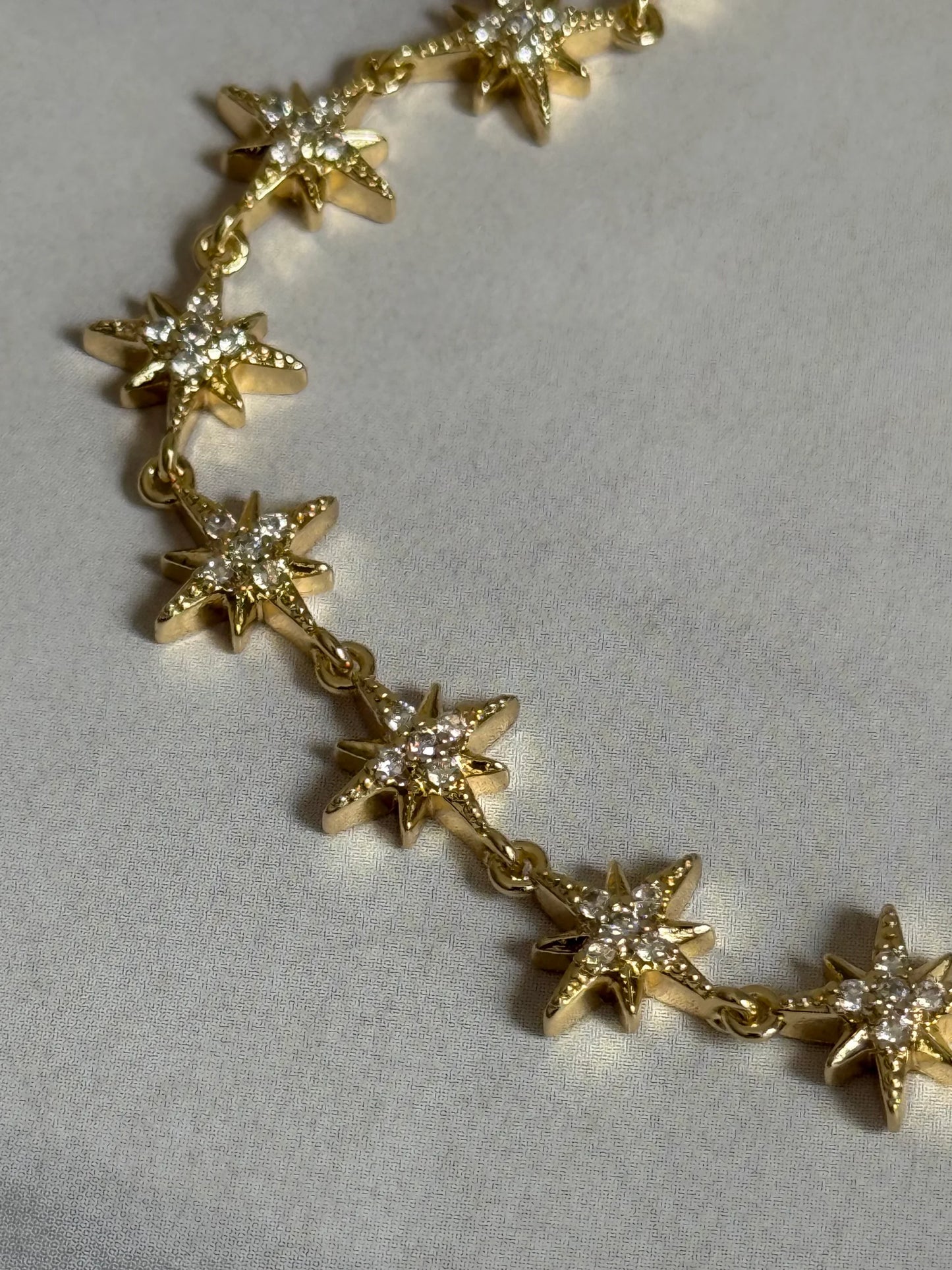 Gold Rengi Sıralı Kutup Yıldızı Model Kadın Bileklik