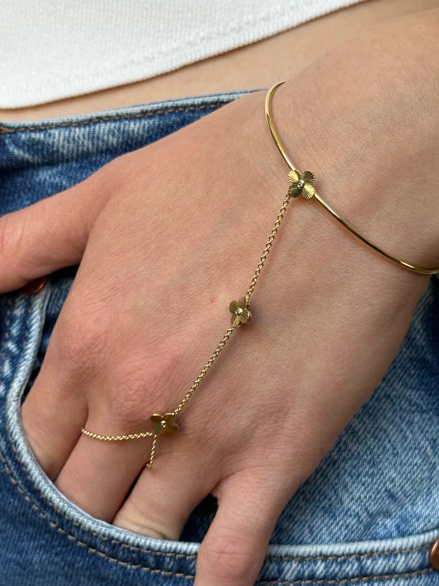 Gold Rengi Yonca Model Kelepçe Bileklik Şahmeran