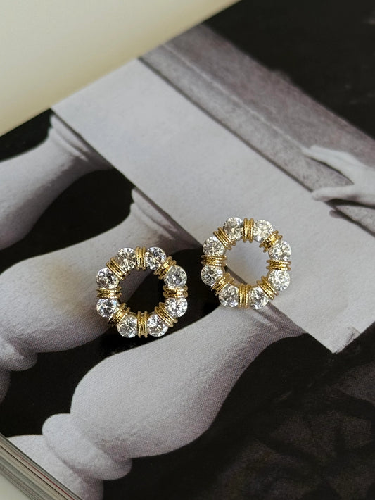 Gold Rengi Yuvarlak Model Taşlı Kadın Küpe