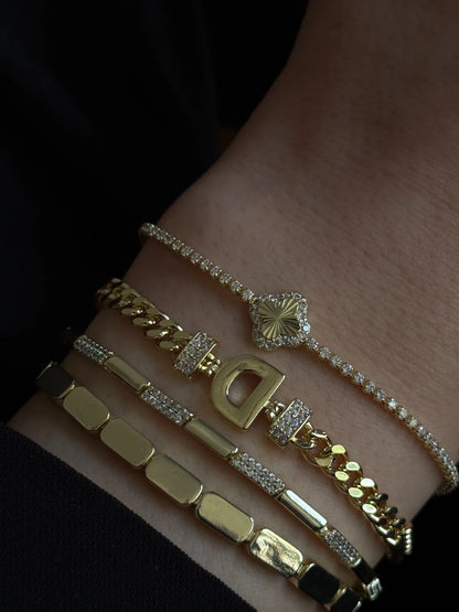 Gold Rengi Zincir Model Harfli Kadın Bileklik