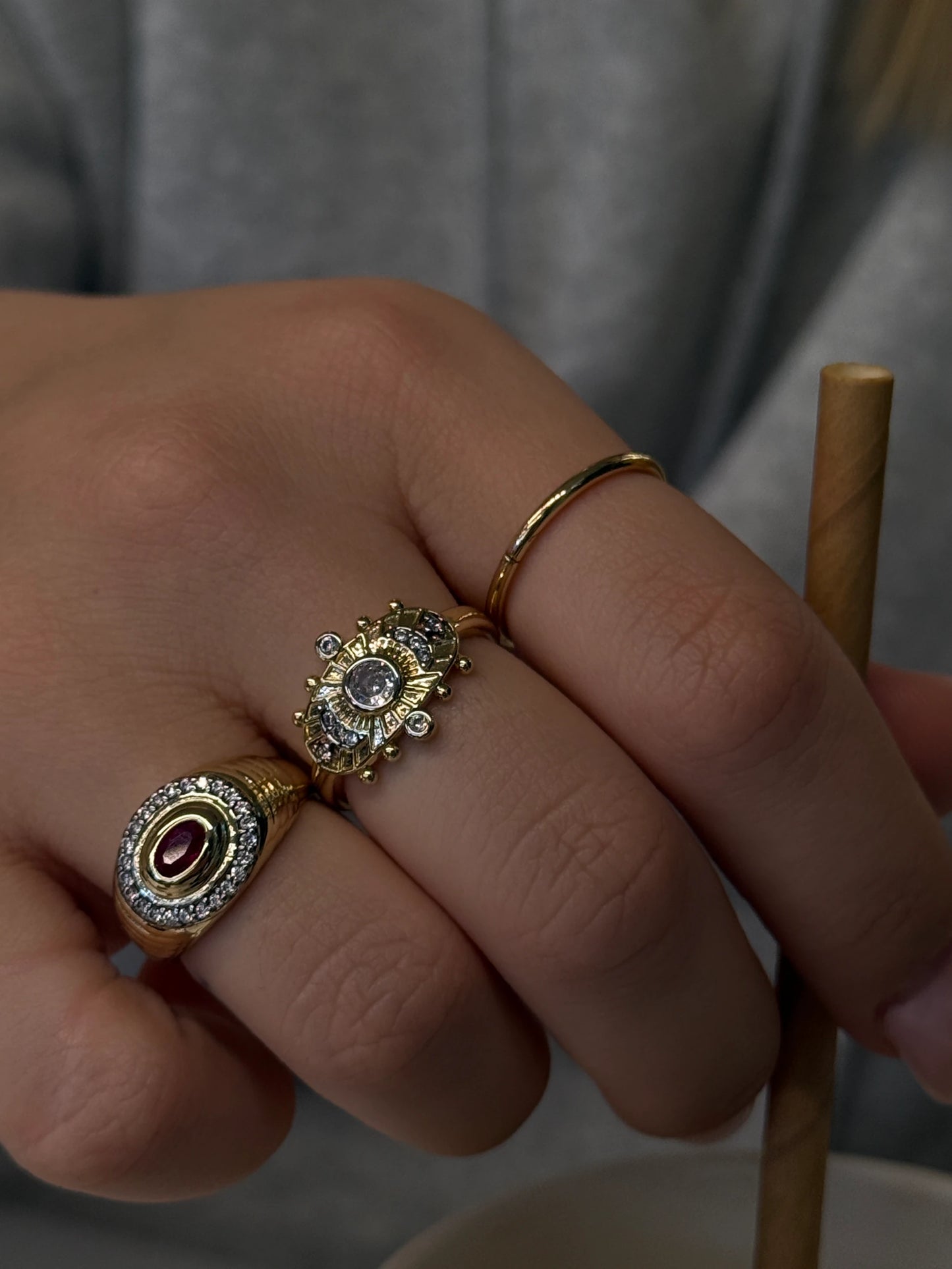 Gold Rengi Renkli Zirkon Taşlı Kadın Yüzük