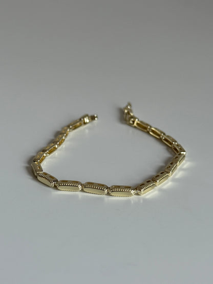 Gold Rengi Oval Form Sıralı Kadın Bileklik