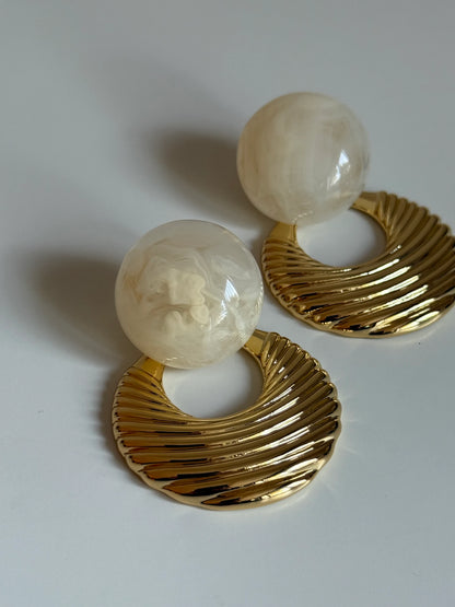 Gold Rengi Renkli Taşlı Kadın Küpe