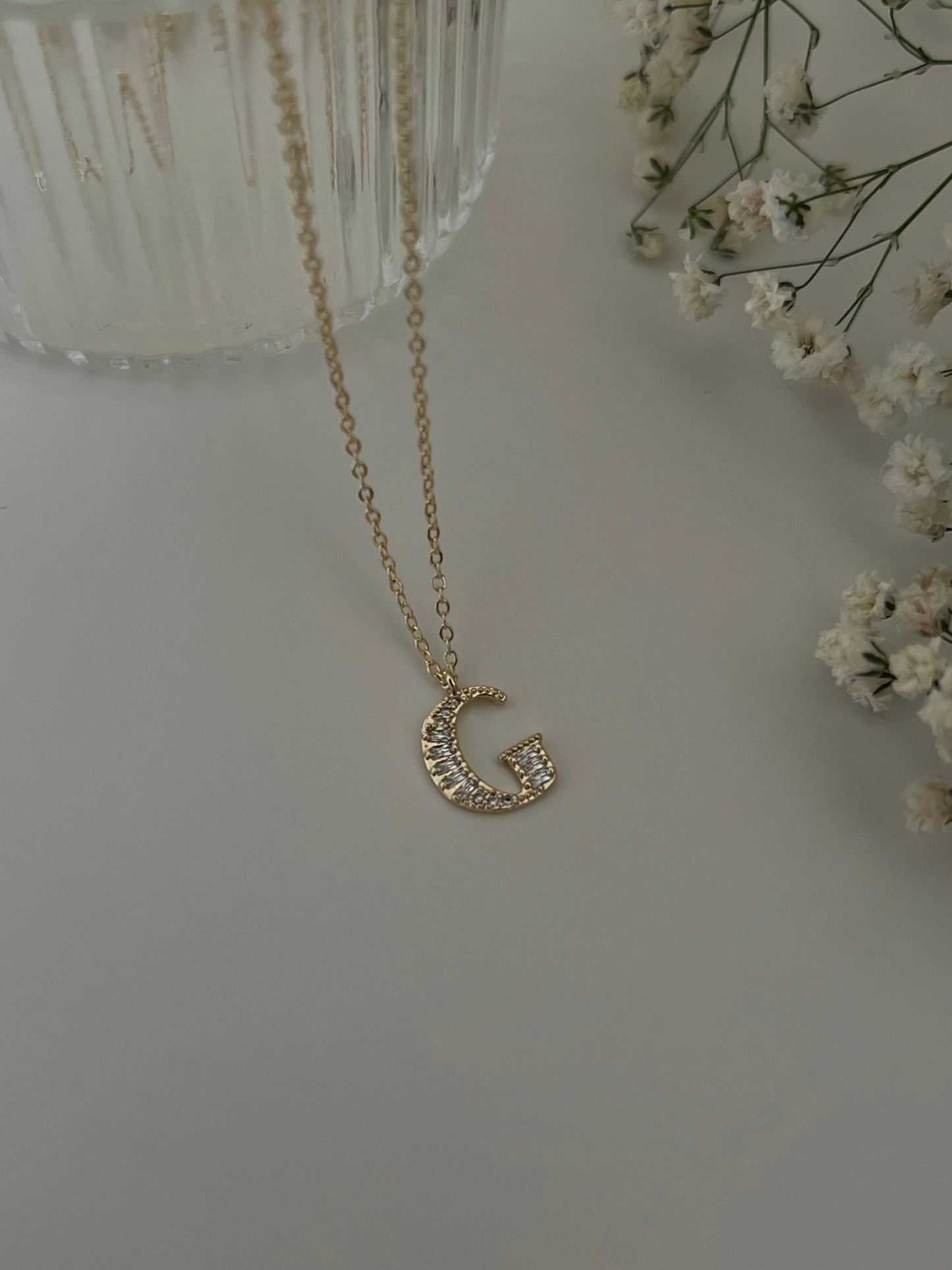 Gold Rengi Baget Zirkon Taş Detaylı Harf Kadın Kolye
