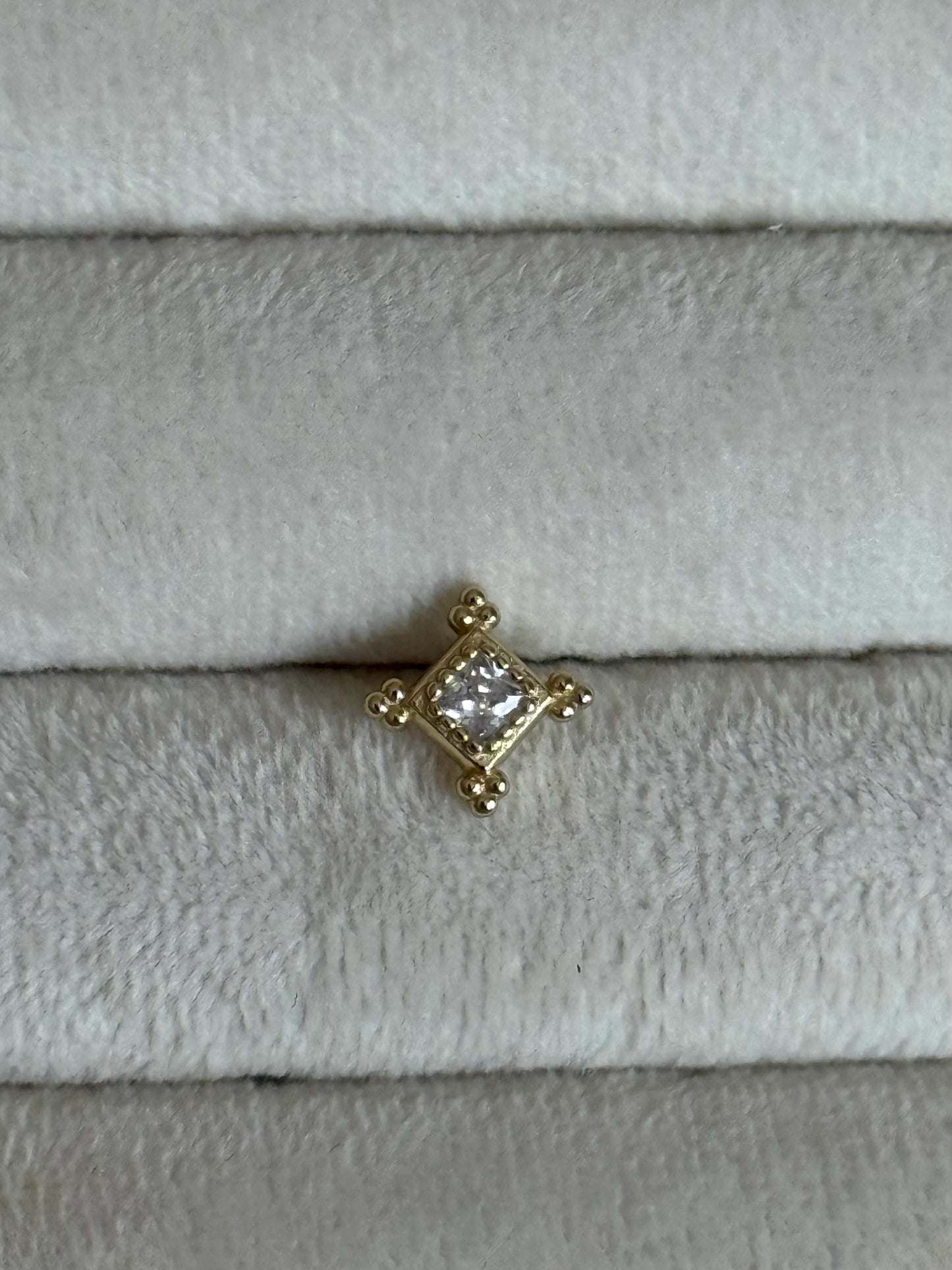 Gold Rengi 925 Ayar Gümüş Piercing
