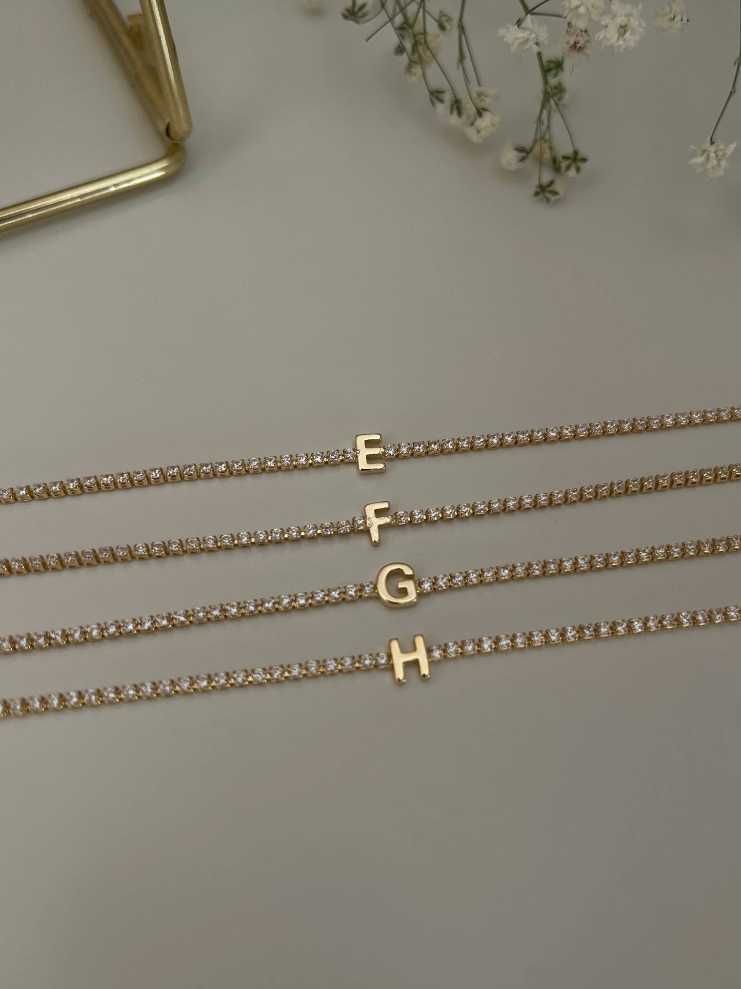 Gold Rengi Zirkon Taşlı Harf Kadın Bileklik