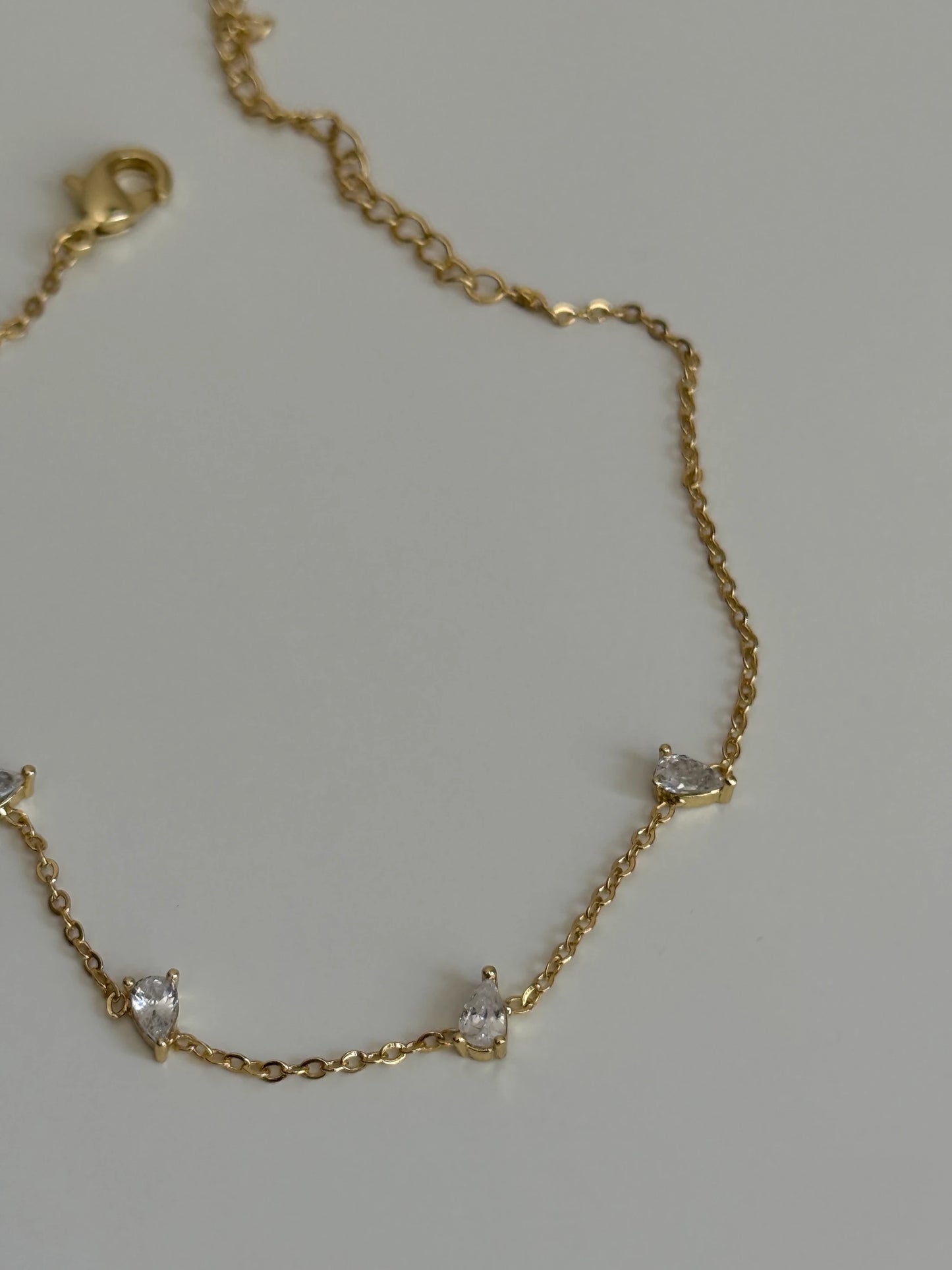 Gold Rengi Damla Taşlı Kadın Bileklik