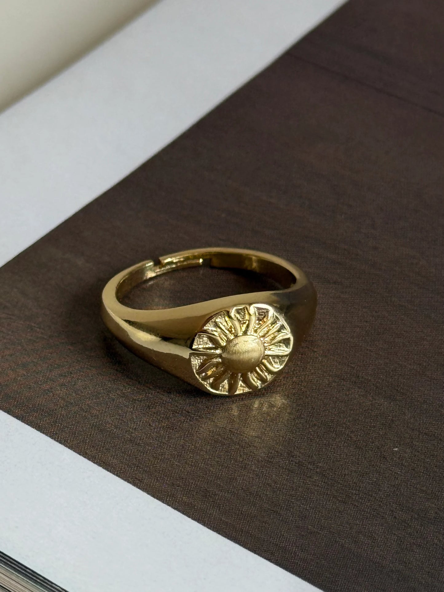 Gold Rengi Güneş Model Kadın Yüzük