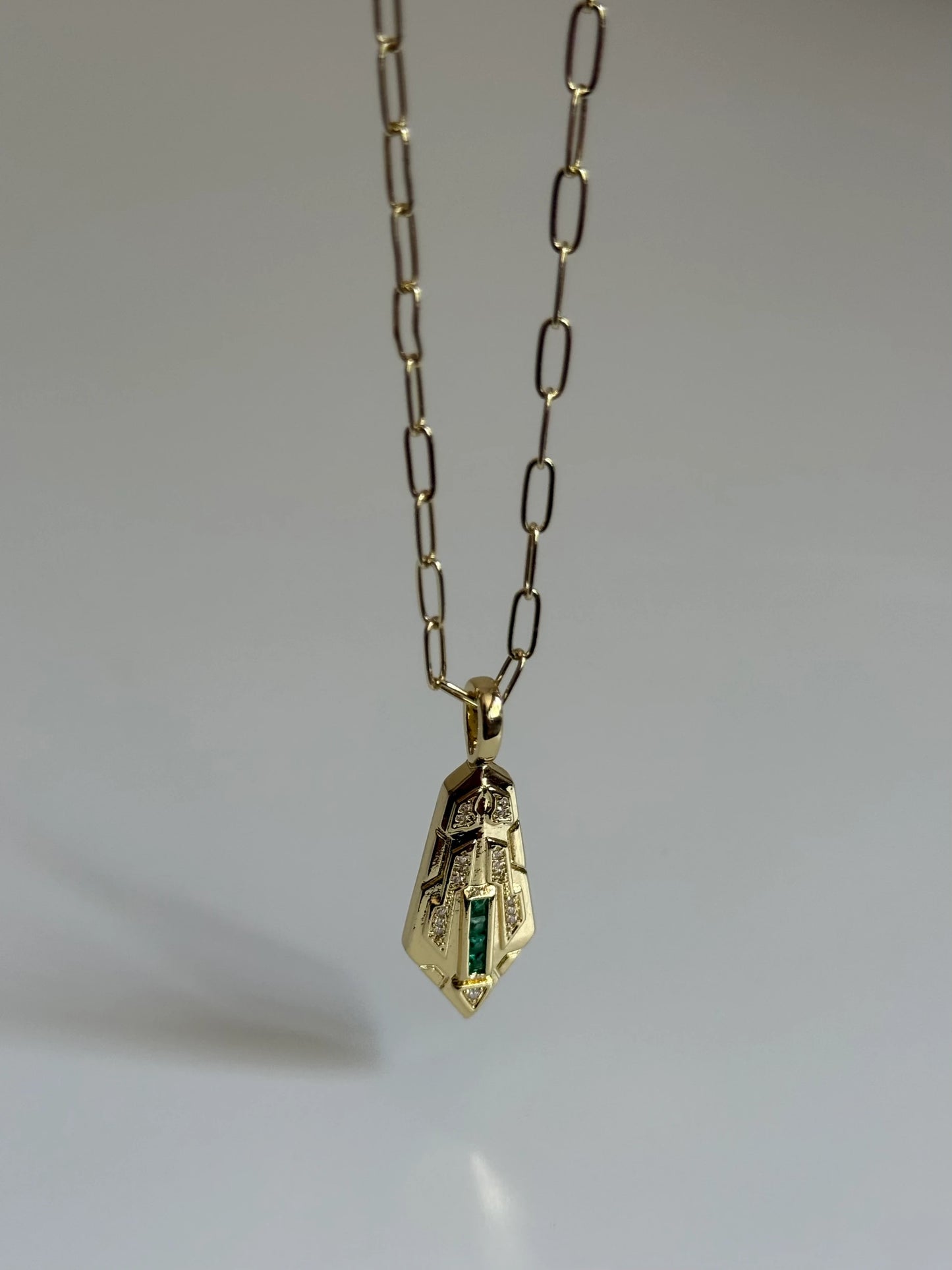 Gold Rengi Yeşil Zirkon Taşlı Kadın Kolye