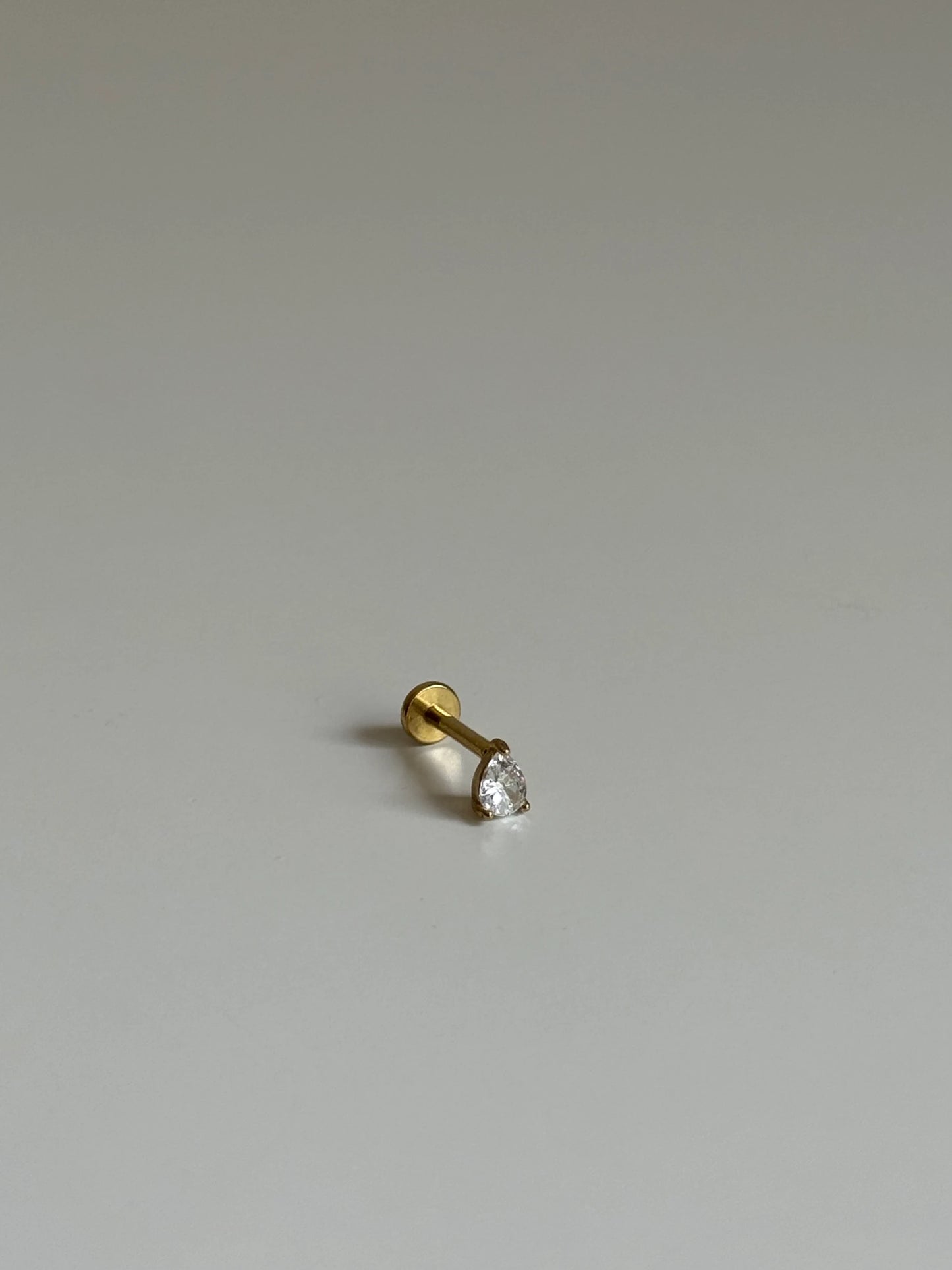 Gold Rengi Damla Taşlı Çelik Piercing