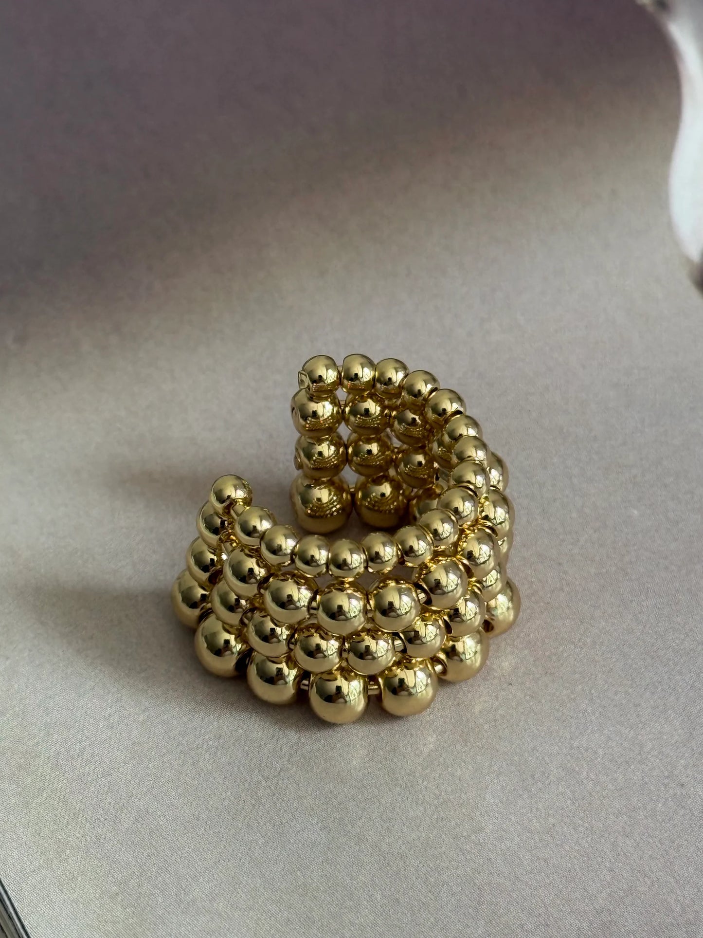 Gold Rengi Dört Sıra Top Top Kadın Kıkırdak Küpe