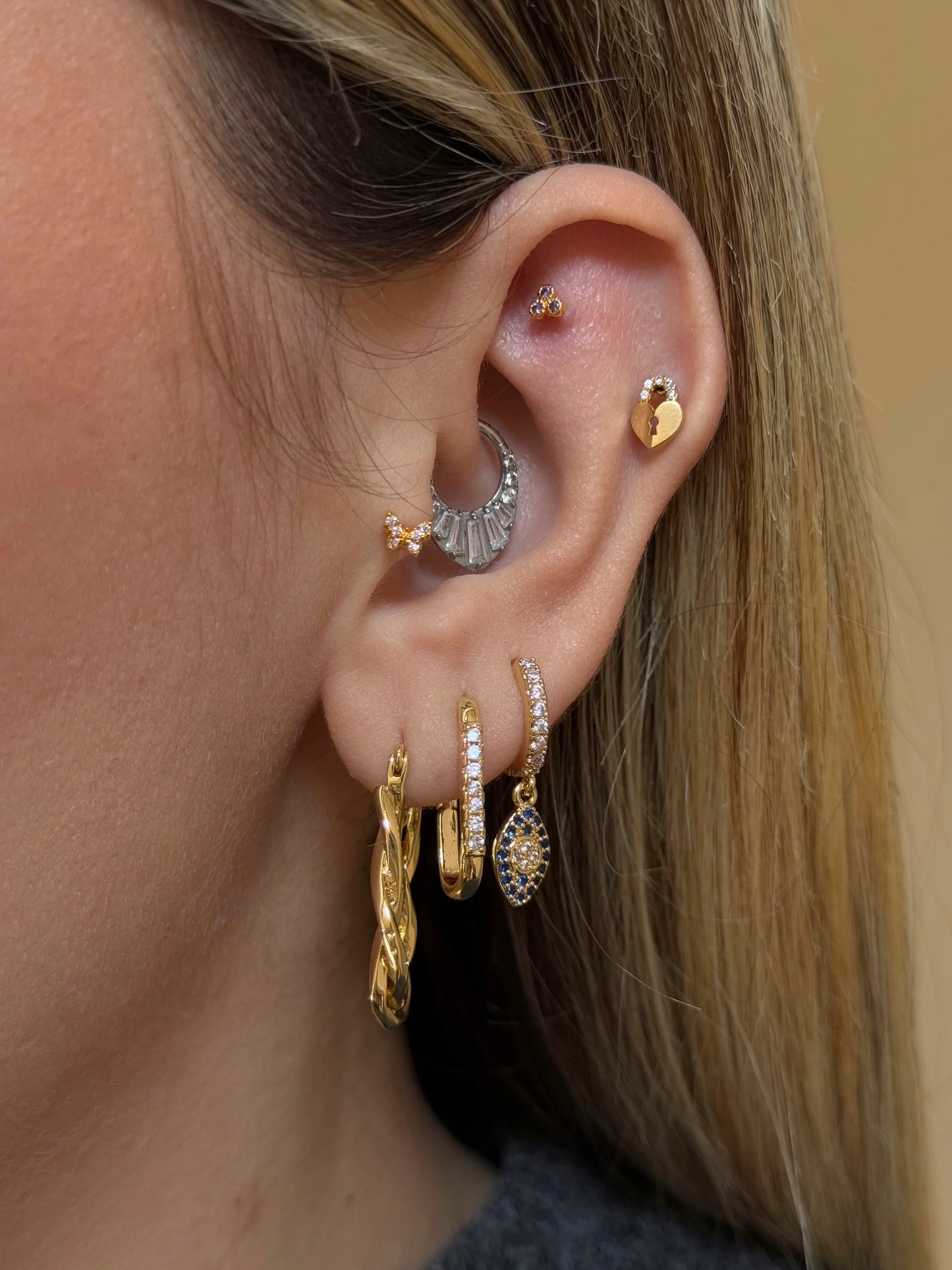 Zirkon Taşlı Gold Rengi Kalp Piercing