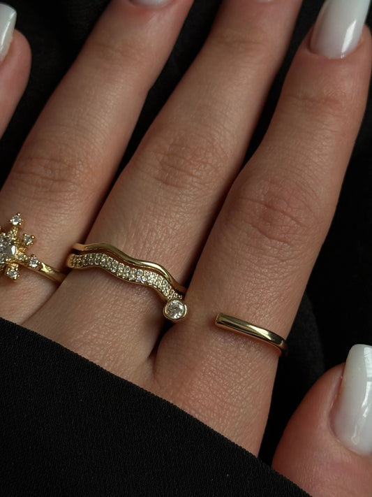 Gold Rengi Yuvarlak Taş Detaylı Kare Model Kadın Yüzük