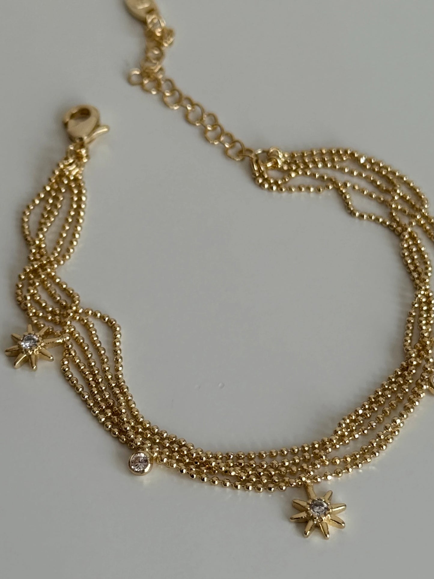 Gold Rengi Beş Sıra Kutup Yıldızı Sallantılı Kadın Bileklik